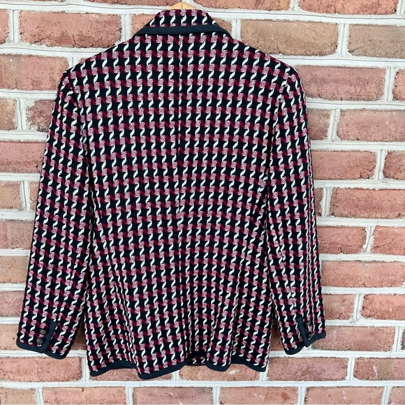 Black, white and red patterned blazer. Quality piece. Size 12 - Picture 5 of 12